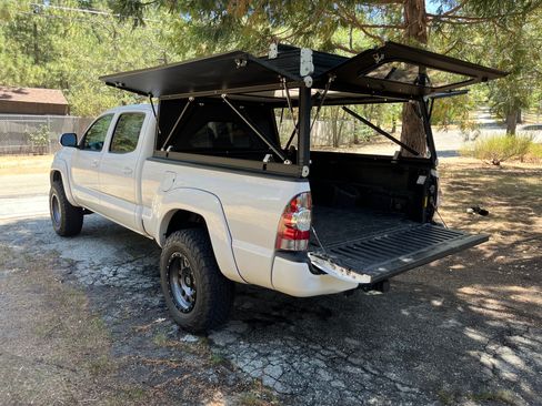 Used 2012 Toyota Tacoma 4x4 Double Cab w/ TRD Sport Pkg image 28