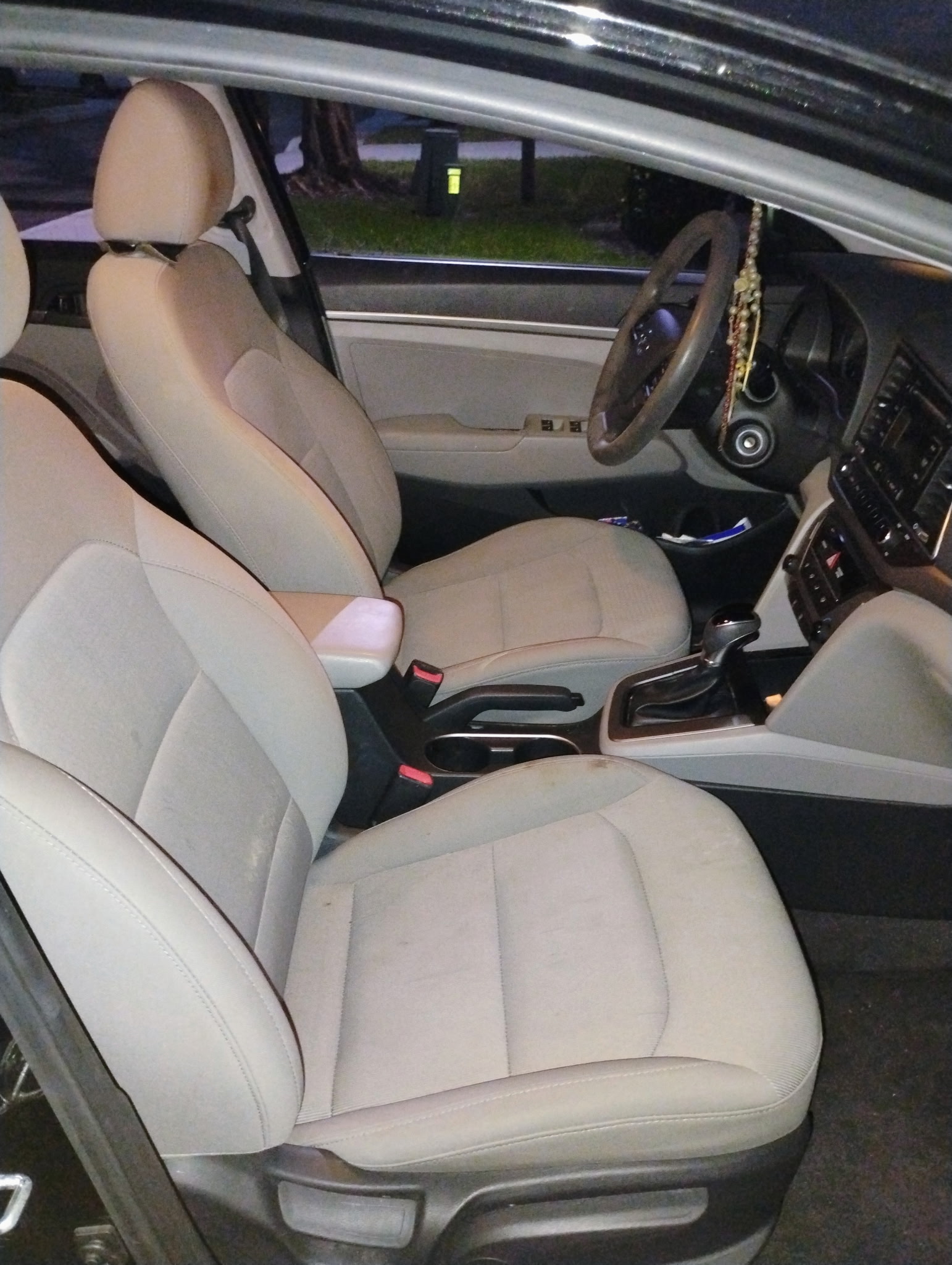 Used 2018 Hyundai Elantra SE FWD image 5