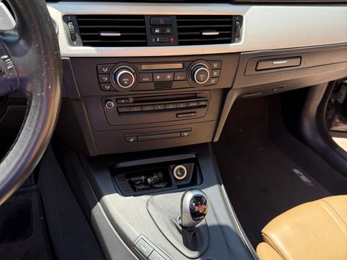 Used 2009 BMW M3 Convertible RWD image 23