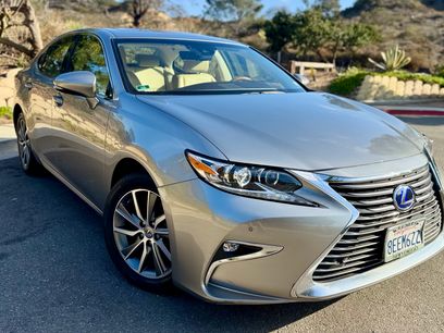 Used 2018 Lexus ES 300h
