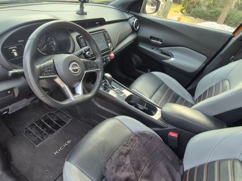 Used 2022 Nissan Kicks SR w/ Premium Package image 4