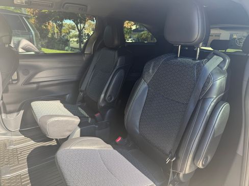 Used 2023 Toyota Sienna XSE image 17