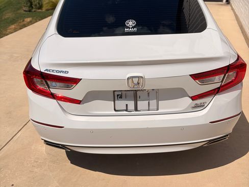 Used 2020 Honda Accord Touring image 11