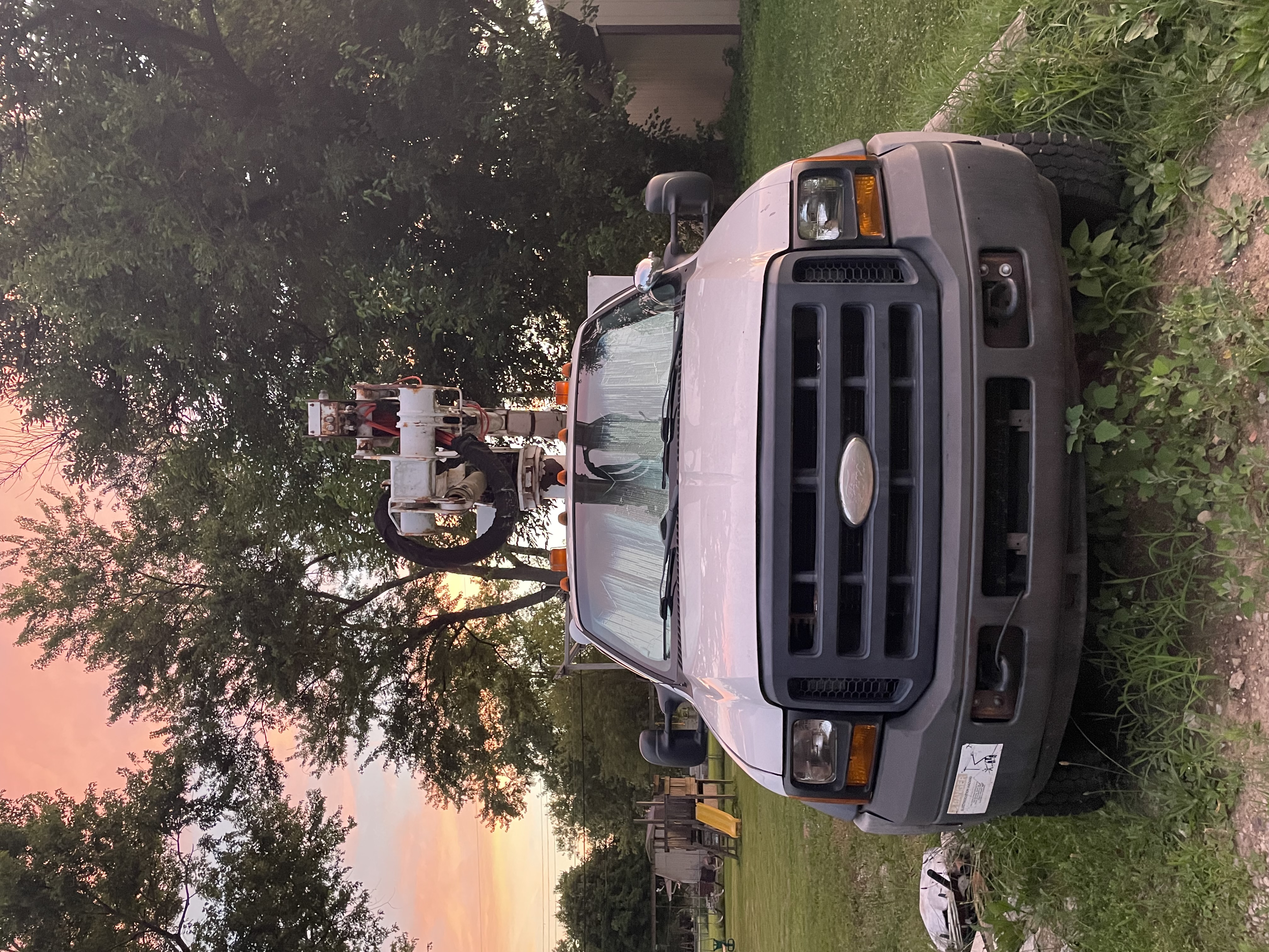 Used 2006 Ford F550 4x4 Regular Cab Super Duty image 5