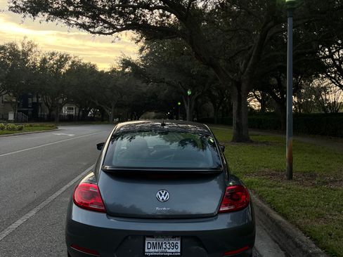 Used 2013 Volkswagen Beetle Turbo image 5