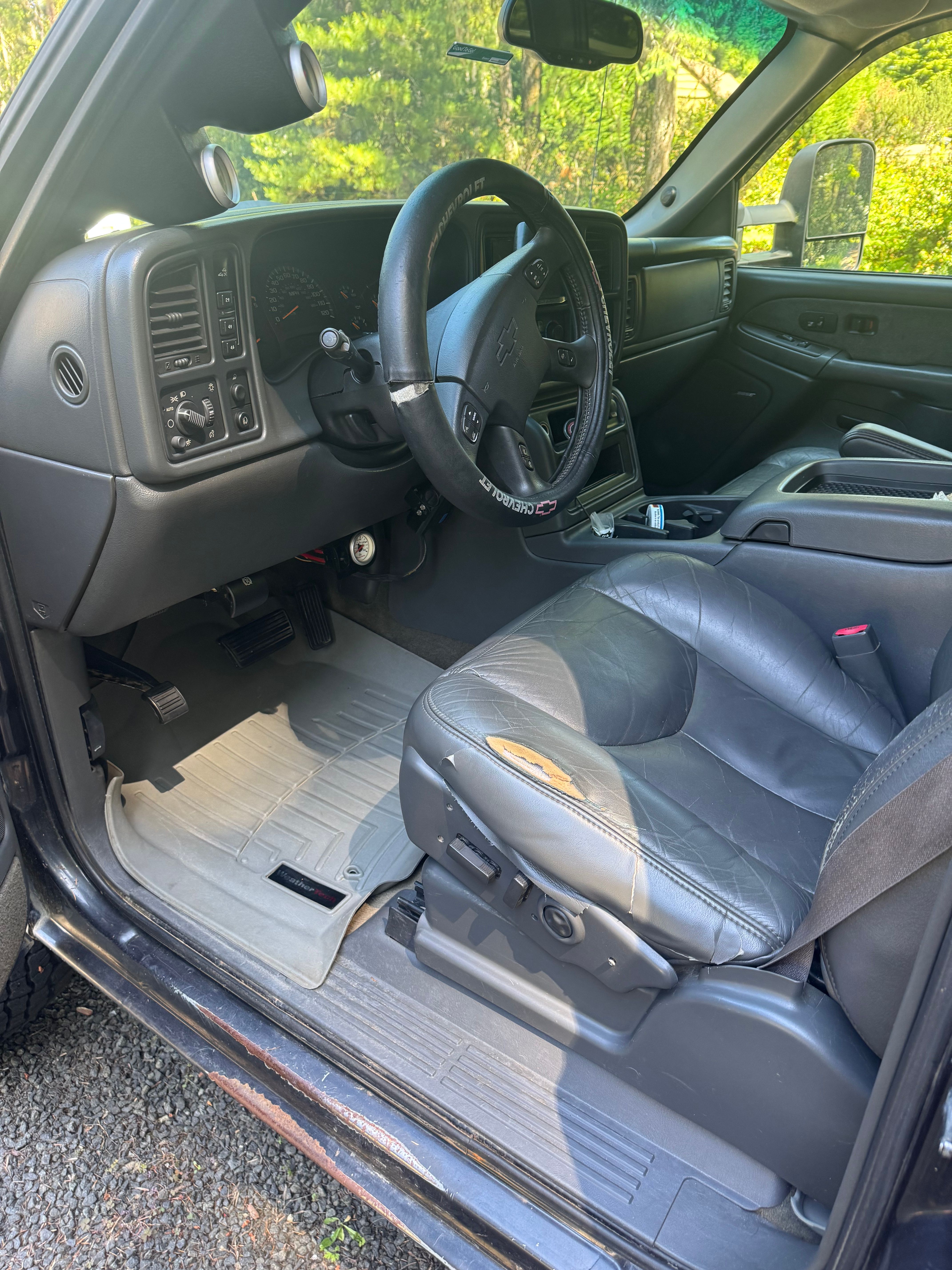 Used 2003 Chevrolet Silverado 2500 LT AWD/4WD image 9