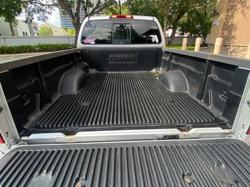 Used 2019 Nissan Frontier SV AWD/4WD image 2