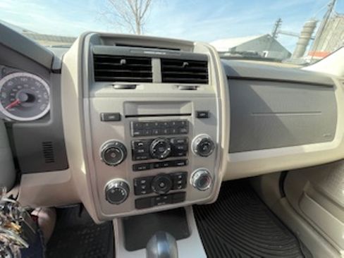 Used 2011 Ford Escape XLT w/ 202A Rapid Spec Order Code image 16