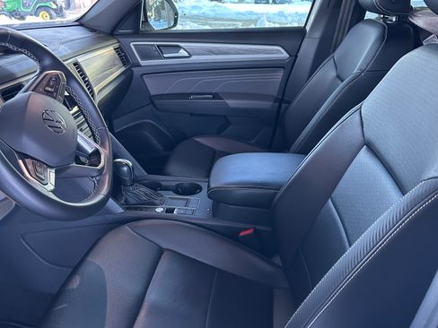 Used 2022 Volkswagen Atlas Cross Sport SE image 6