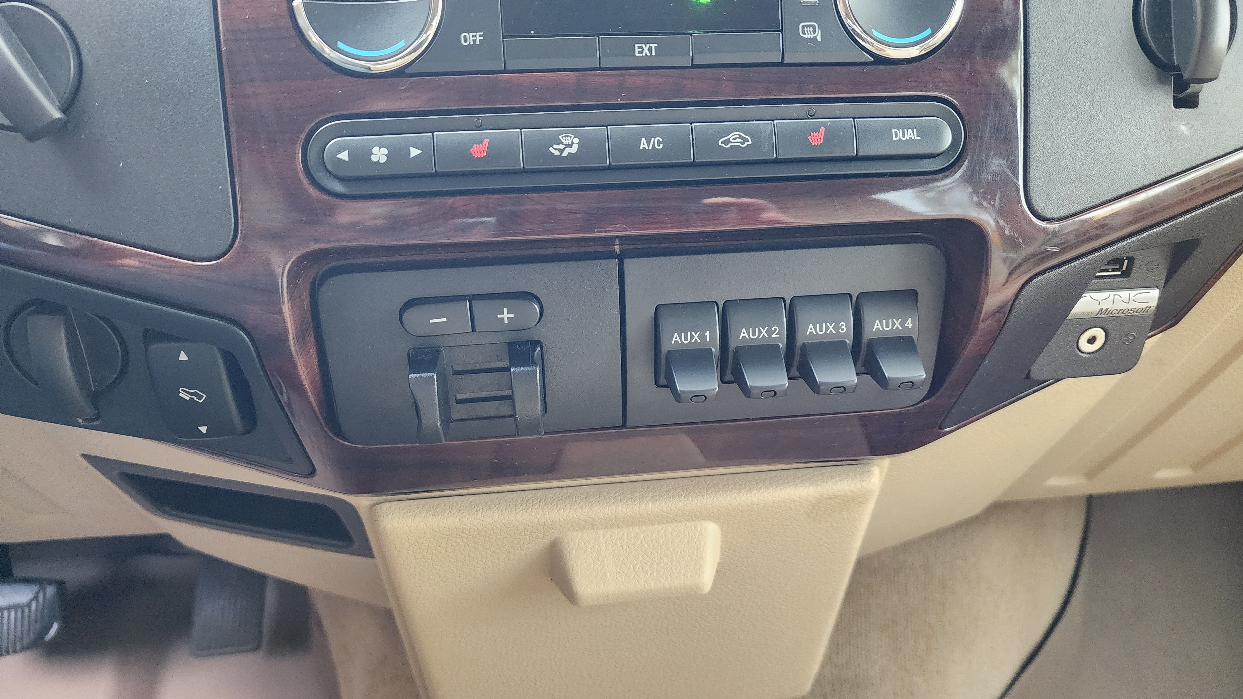 Used 2010 Ford F350 Lariat AWD/4WD image 21