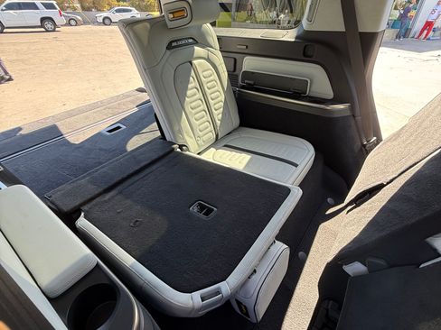 Used 2024 Rivian R1S Adventure AWD/4WD image 9