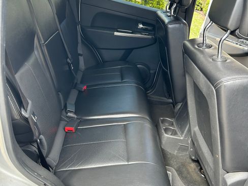 Used 2012 Jeep Liberty Limited image 26