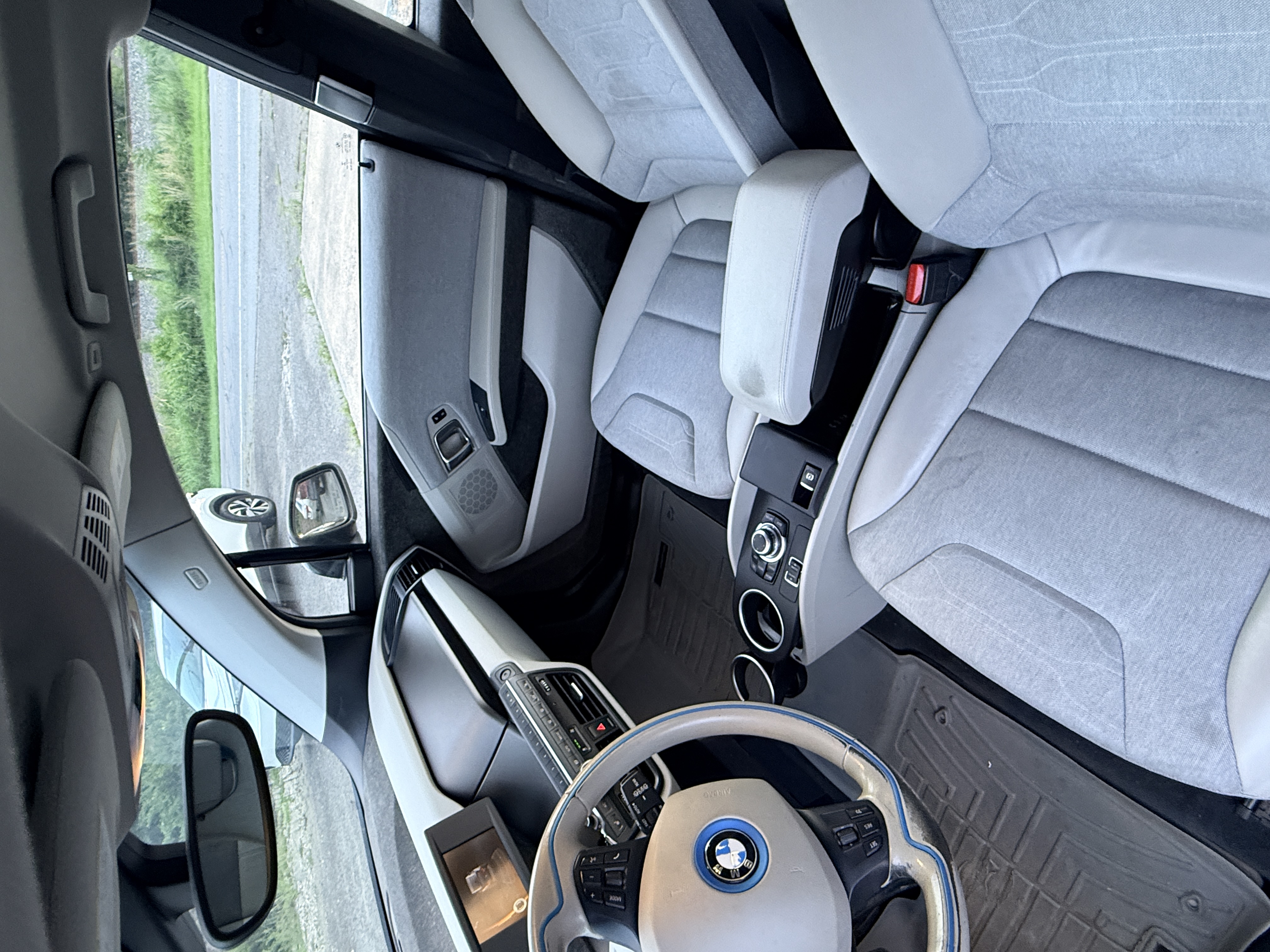 Used 2015 BMW i3 w/ Range Extender RWD image 11