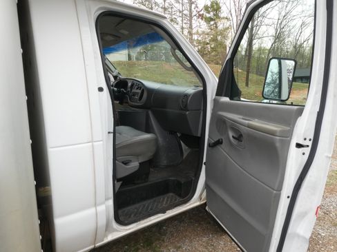 Used 2007 Ford E-450 and Econoline 450 image 14