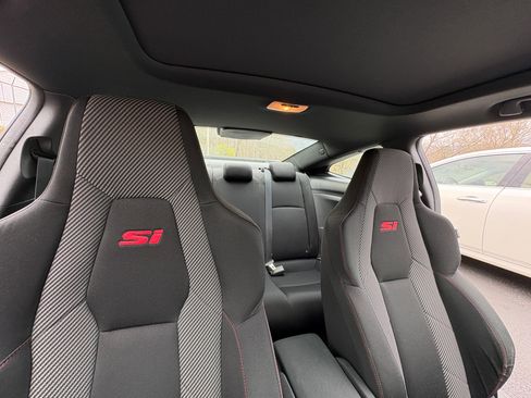 Used 2018 Honda Civic Si image 15