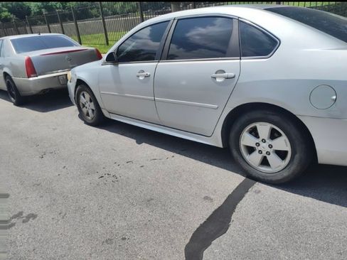 Used 2011 Chevrolet Impala LT FWD image 7