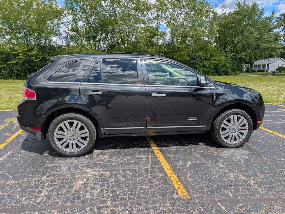 Used 2010 Lincoln MKX AWD image 9