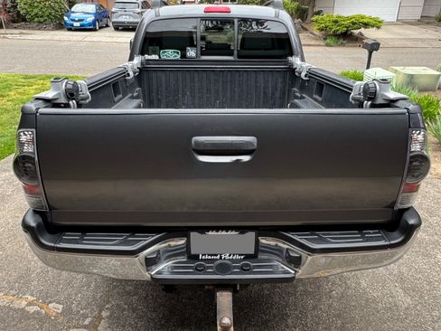 Used 2012 Toyota Tacoma 4x4 Double Cab w/ SR5 Pkg image 10
