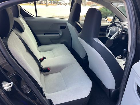 Used 2013 Toyota Prius C One image 12