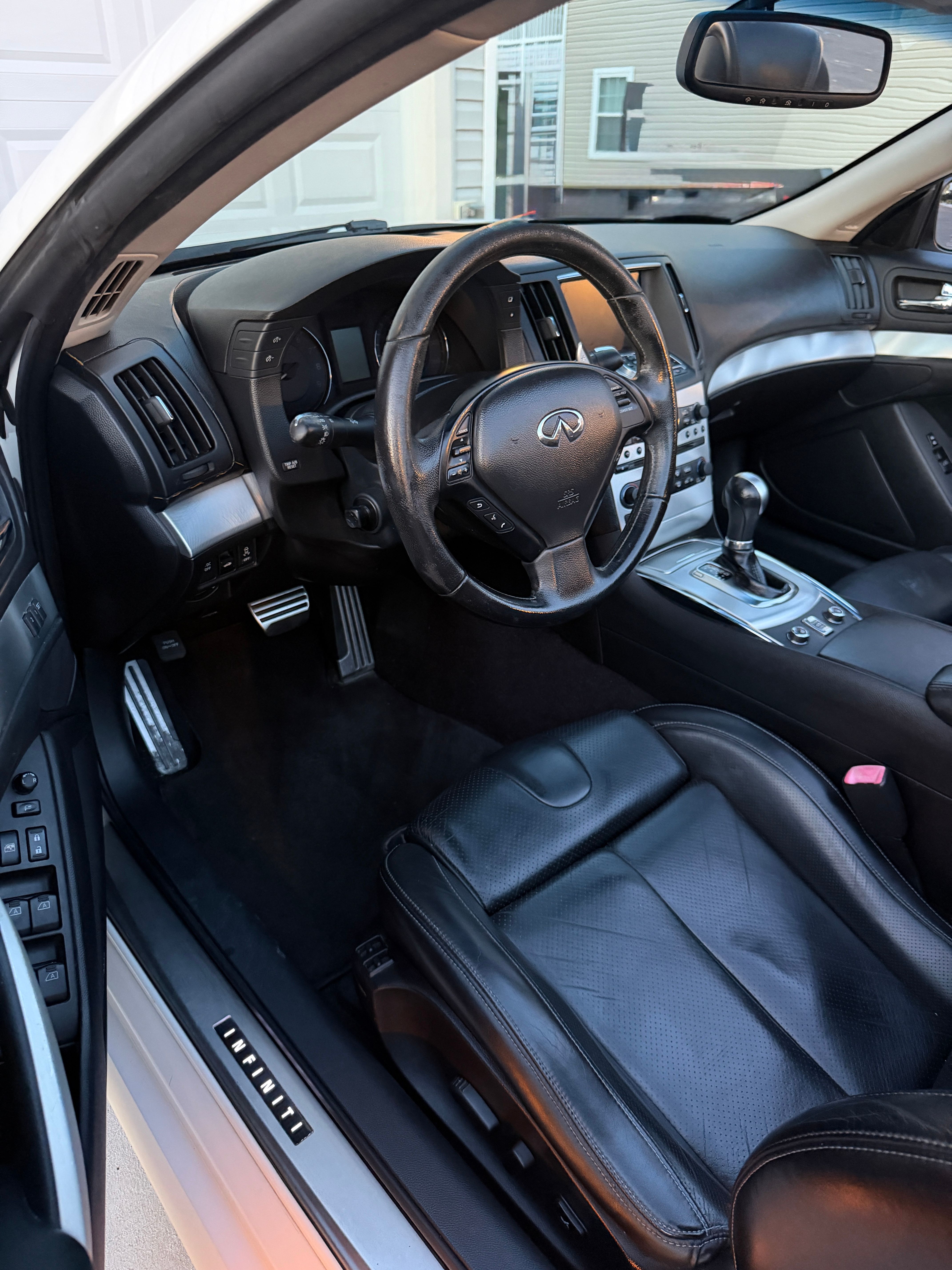 Used 2010 INFINITI G37 Convertible w/ Premium Pkg RWD image 19