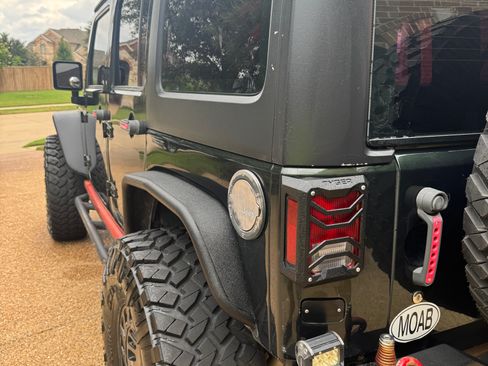 Used 2011 Jeep Wrangler Unlimited Sport w/ Connectivity Group image 5