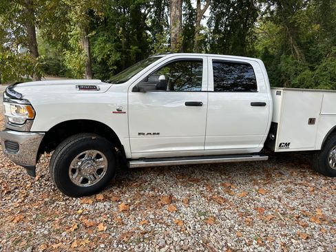 Used 2019 RAM 3500 Tradesman w/ Chrome Appearance Group image 4