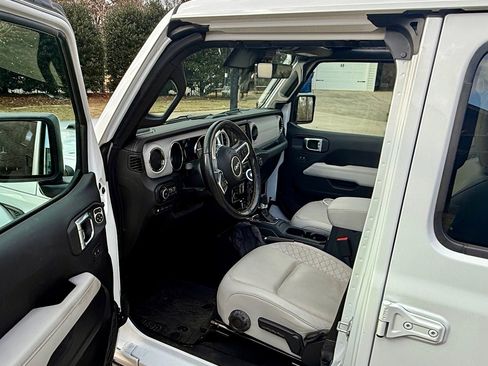 Used 2022 Jeep Wrangler 4xe High Altitude image 16