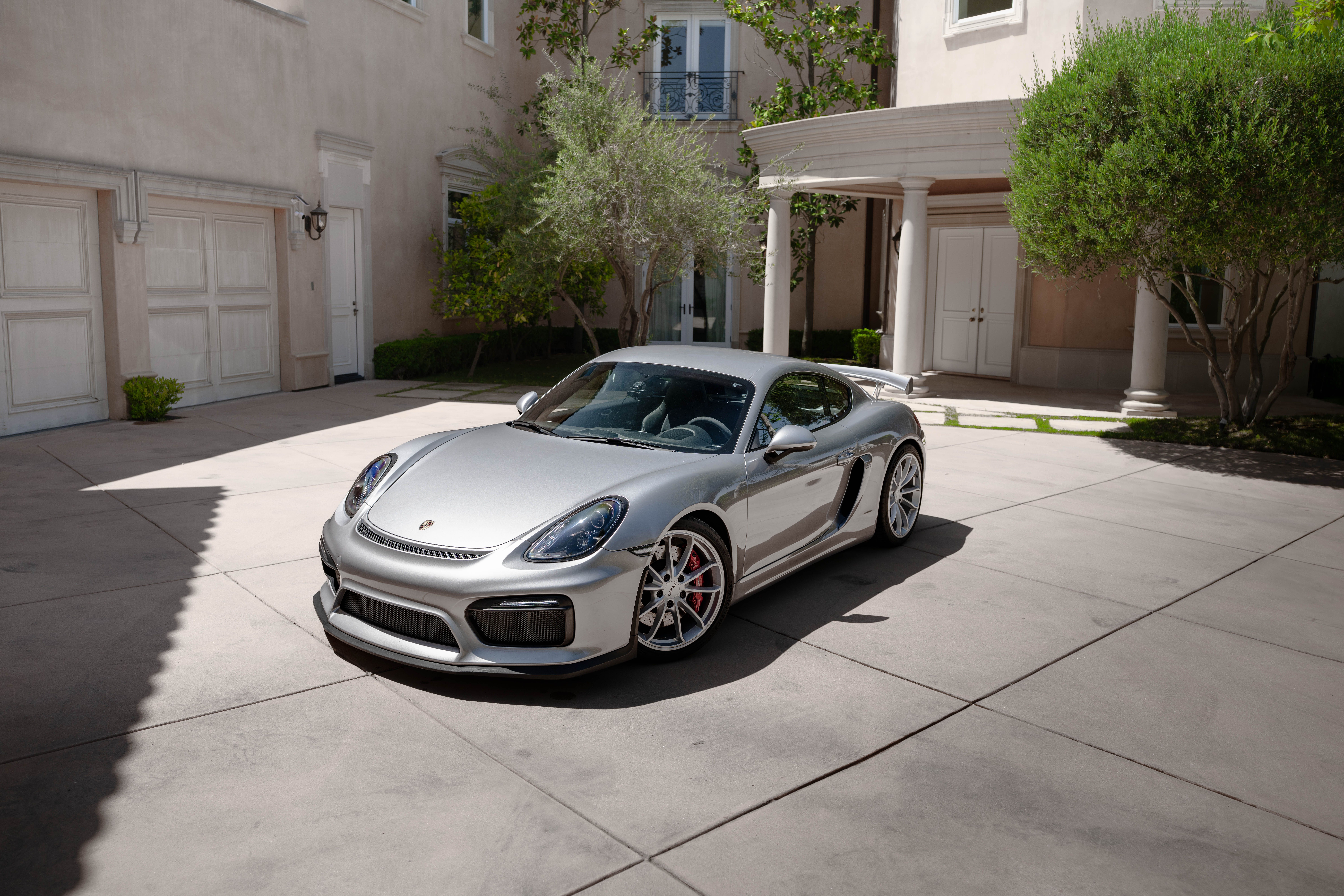 Used 2016 Porsche Cayman GT4 RWD image 2