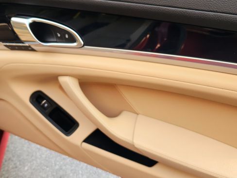 Used 2015 Porsche Panamera 4 image 11