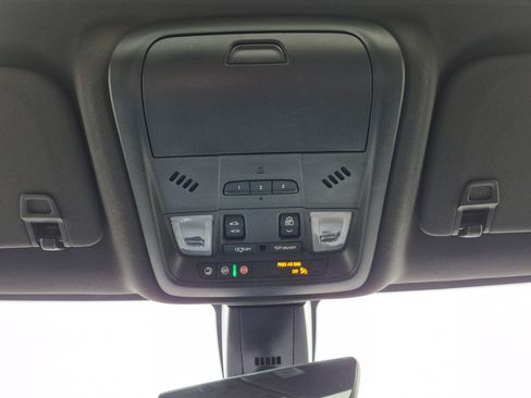 Used 2021 Chevrolet Blazer RS w/ Enhanced Convenience Package image 9