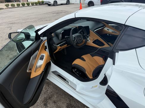 Used 2025 Chevrolet Corvette Stingray Premium Cpe w/ 3LT image 6