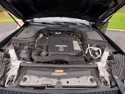 Used 2019 Mercedes-Benz GLC 300 4MATIC Coupe image 9