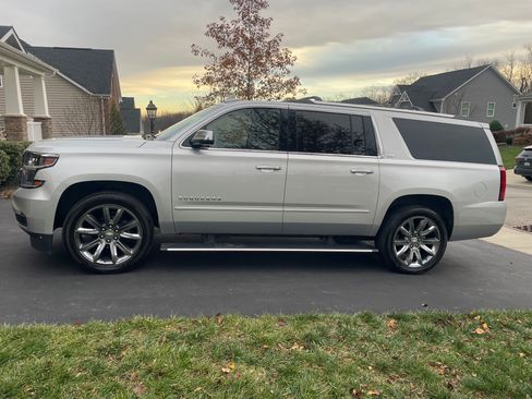 Used 2015 Chevrolet Suburban LTZ image 4