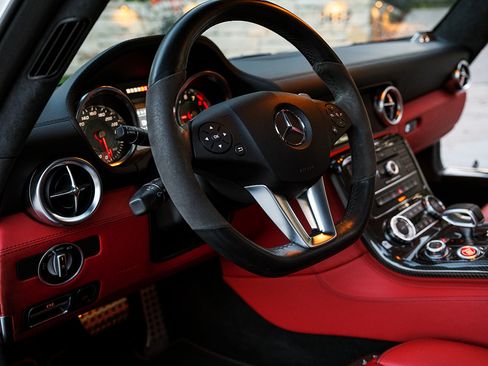 Used 2012 Mercedes-Benz SLS AMG Coupe image 13