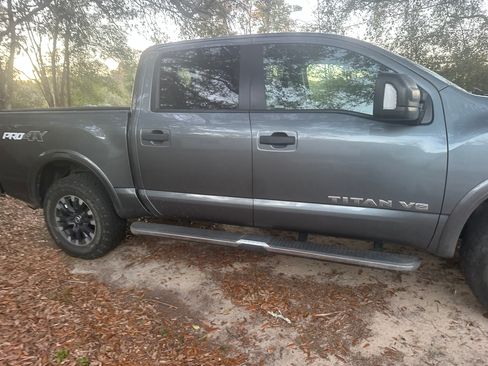 Used 2018 Nissan Titan PRO-4X w/ Pro-4x Utility Package image 8