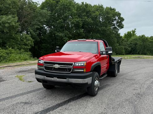 Used 2006 Chevrolet Silverado 3500 LT w/ Heavy-Duty Power Package AWD/4WD image 1