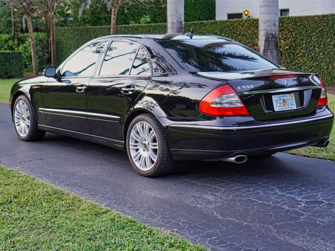Used 2007 Mercedes-Benz E 550 Sedan image 9