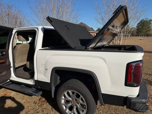 Used 2017 GMC Sierra 1500 SLT image 11