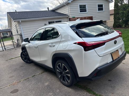 Used 2021 Lexus UX 200 w/ Accessory Package (Z2) image 5