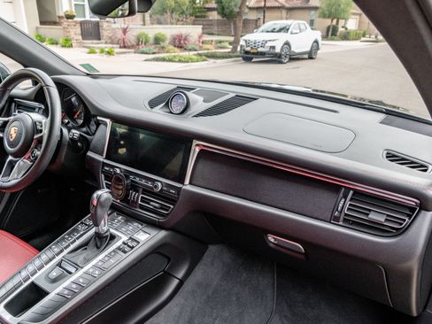 Used 2021 Porsche Macan GTS image 23