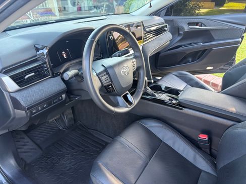 Used 2025 Toyota Camry XLE FWD image 18