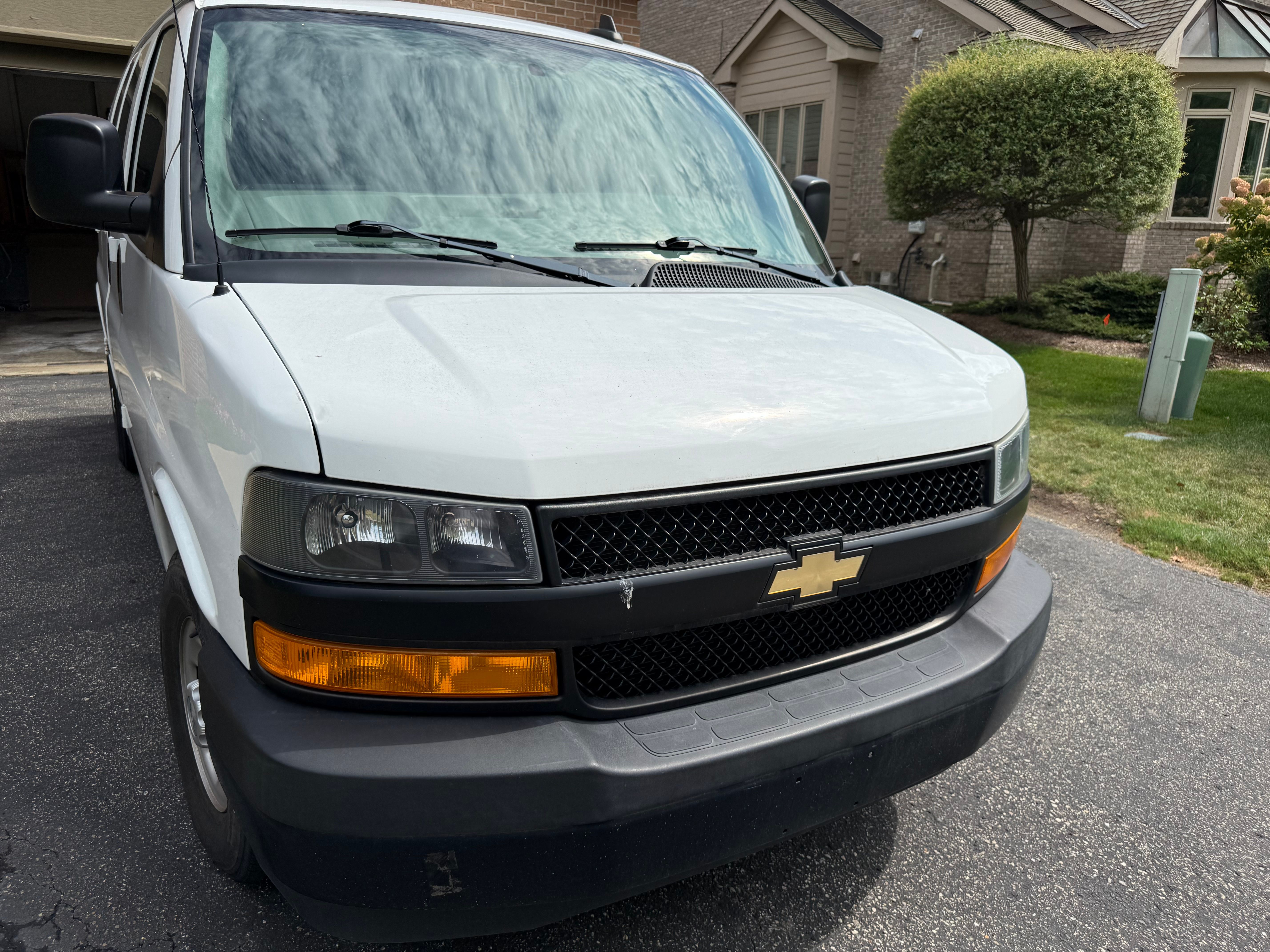 Used 2019 Chevrolet Express 2500 w/ Driver Convenience Package RWD image 5