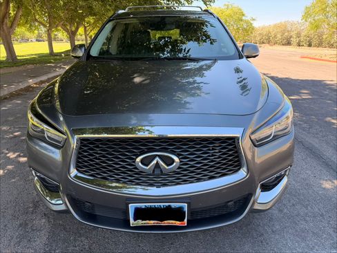 Used 2017 INFINITI QX60 Luxe w/ Deluxe Technology Package AWD/4WD image 4