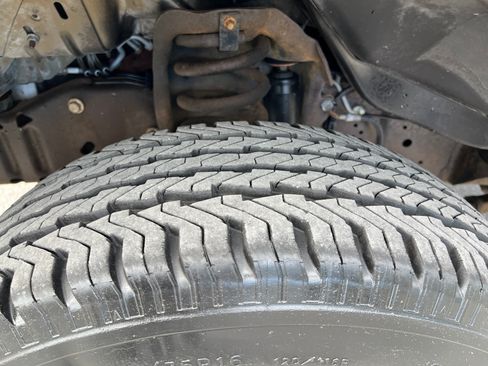 Used 2010 Ford E-250 and Econoline 250 image 17