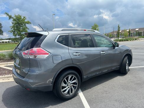 Used 2015 Nissan Rogue SL w/ SL Premium Package FWD image 9
