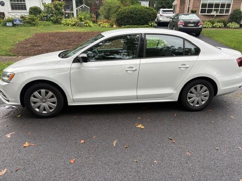 Used 2016 Volkswagen Jetta S FWD image 2