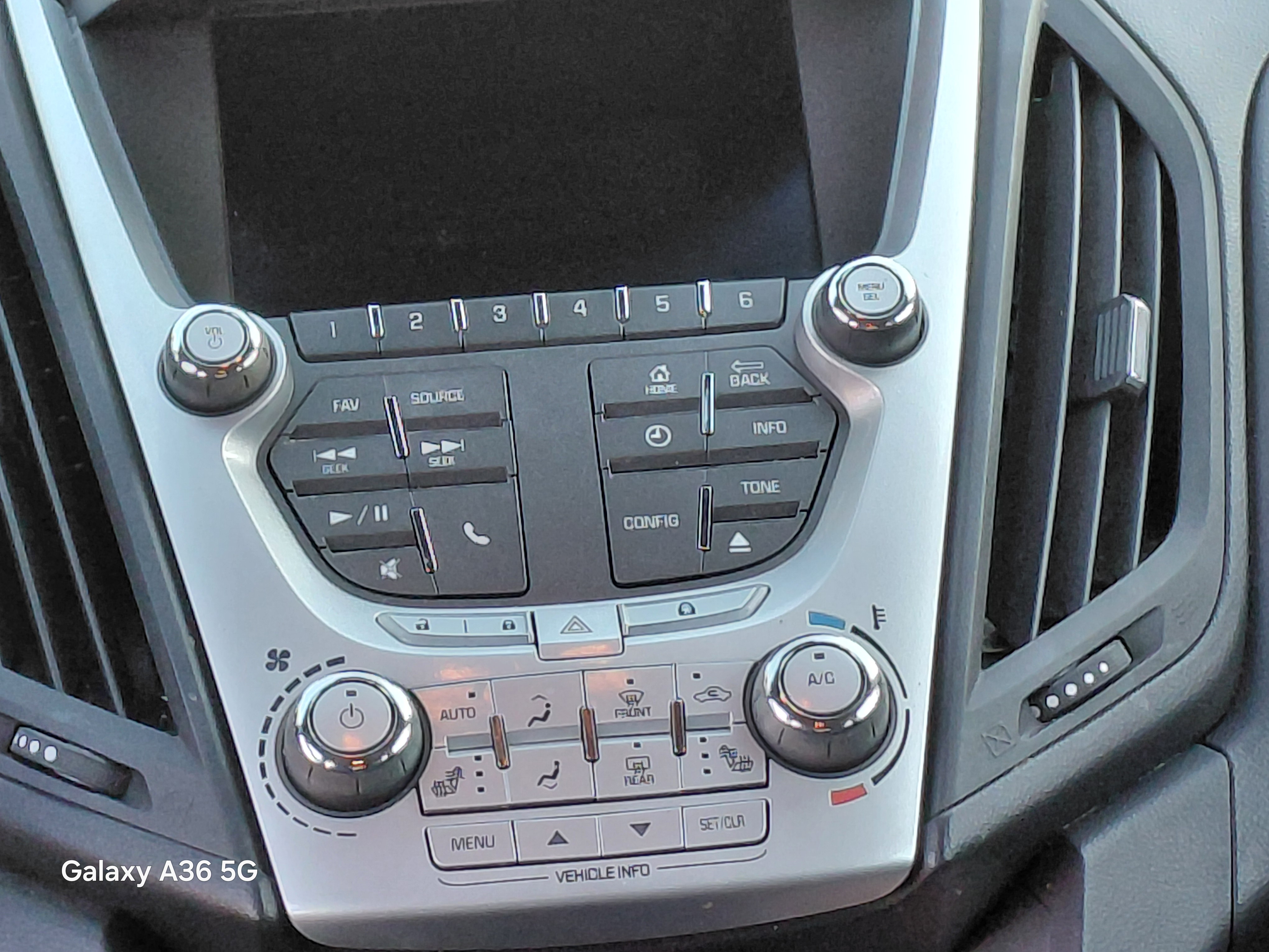 Used 2015 Chevrolet Equinox LT w/ Power Convenience Package FWD image 15