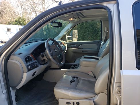 Used 2008 GMC Sierra 3500 SLT w/ Convenience Package image 14