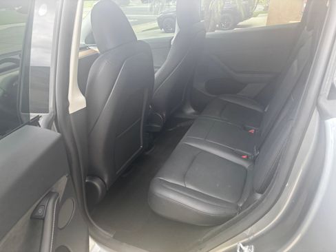 Used 2024 Tesla Model Y Performance AWD/4WD image 2