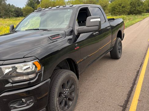 Used 2024 RAM 2500 Big Horn w/ Night Edition AWD/4WD image 5